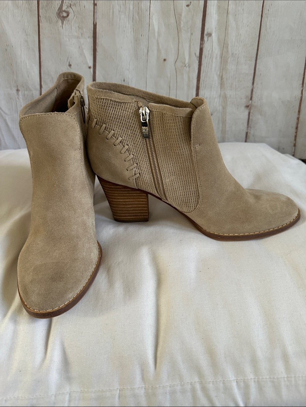Marc Fisher Suede Ankle Bootie in Beige with 3 inch Stacked Heel size 7.5